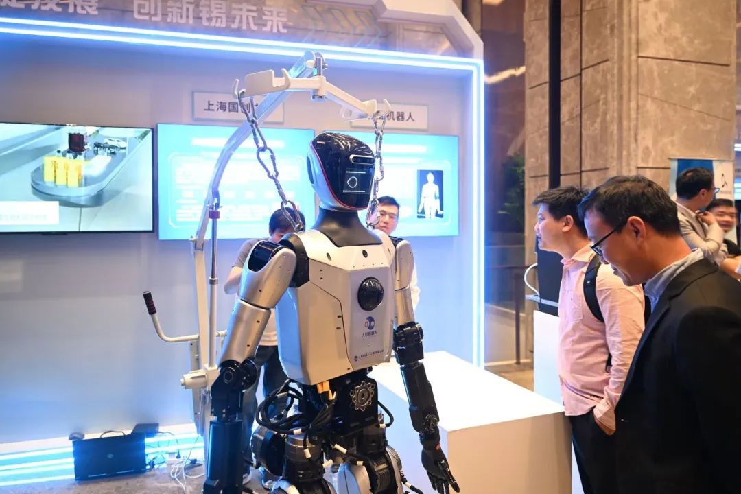 商用服务机器人制造商--深圳普渡(图1)